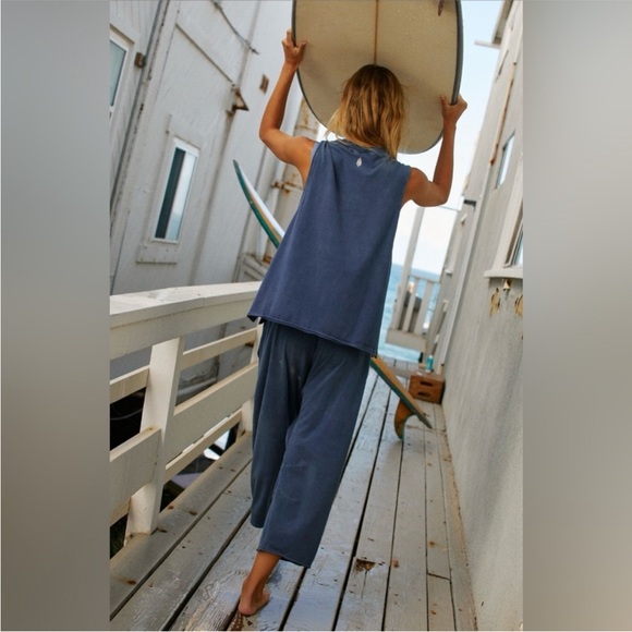 FP Movement by Free People Hot Shot Relaxed Set in Black Grape Size Med NWT - Picture 2 of 5